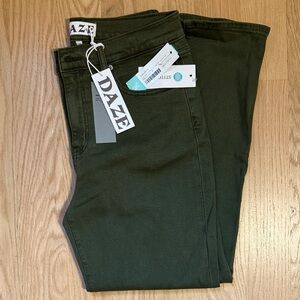 Daze Women's Green Pants